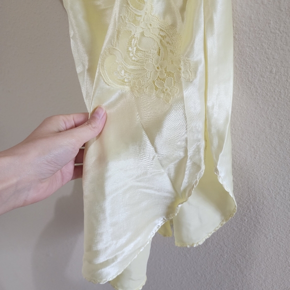 NWT Vintage Victoria's Secret Satin Slip -  Sexy Yellow Lace XS - Picture 8 of 9